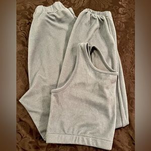 N/WOT Valour two piece jogger set.